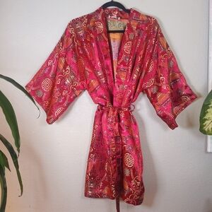 Vintage Red Gold Silk Jaquard Embroidered Bohemian Tapestry Short Kimono Robe